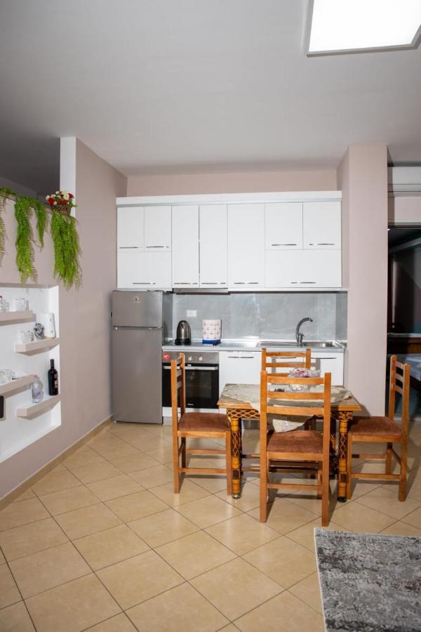 Colombo'S Apartment Vlorë Dış mekan fotoğraf