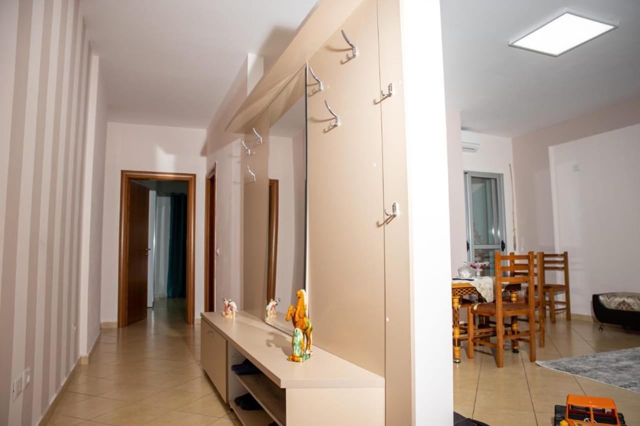 Colombo'S Apartment Vlorë Dış mekan fotoğraf